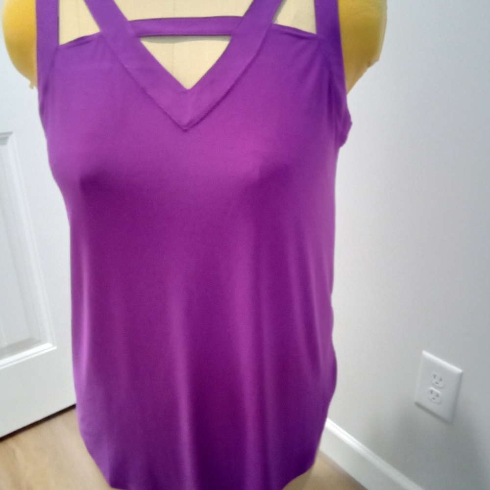 2-$10... AUW Purple Sleeveless Women's Tank Top XL Cut Out Design Around Neck